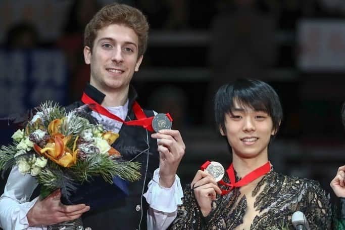 モリス・クヴィテラシヴィリのインスタグラム：「Величайший фигурист современности, двукратный олимпийский чемпион Юдзуру Ханью объявил о завершении своей спортивной карьеры. Все истинные поклонники таланта Юдзуру-Сан отнеслись к этому решению с большим сожалением.    Никто не сомневается, что это взвешенное решение спортсмена, который уже много лет радовал своим талантом и харизмой огромное количество поклонников по всему миру.    Лично для меня, как и для многих спортсменов, было большой честью кататься и выступать вместе на одном льду на разных турнирах, а так же стоять на одном пьедестале. Желаю дальнейших успехов во всех проявлениях.    С уважением, Морис Квителашвили.    The greatest figure skater of our time, two-time Olympic champion Yuzuru Hanyu has announced the end of his sports career. All true fans of Yuzuru-San's talent reacted to this decision with great regret.    No one doubts that this is a balanced decision of an athlete who has pleased a huge number of fans around the world with his talent and charisma for many years.    For me personally, as for many athletes, it was a great honor to skate and perform together on the same ice at different tournaments, as well as to stand on the same podium. I wish you further success in all your endeavours!    Best regards, Moris Kvitelashvili.  #moriskvitelashvili #yuzuruhanyu #figureskating」
