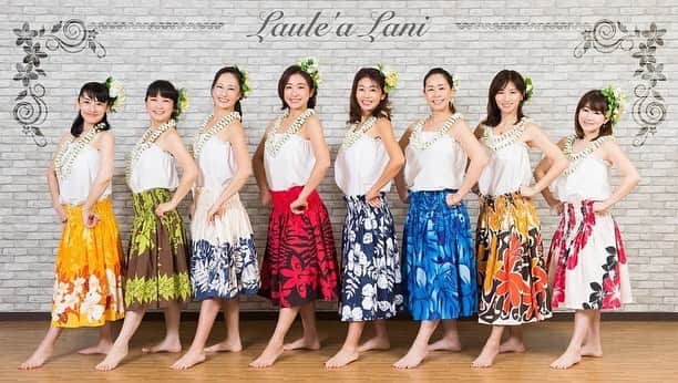 遠野舞子のインスタグラム：「告知です^_^  7/30 象の鼻テラス  13:00〜  「ラウレア」踊らせて頂きます。 しばらくステージがなかったのでメンバー皆楽しみに張り切っております。  元、CMクイーンやアナウンサー、シンガー、女優などなどが集まったメンバーです。  暑い中ですが大桟橋を見渡せる海の香り漂う気持ちの良いカフェのステージ。 横浜お近くの方は是非足を運んでみて下さいね！  #象の鼻カフェ  #フラ  #ラウレアラニ  #hula  #遠野舞子」