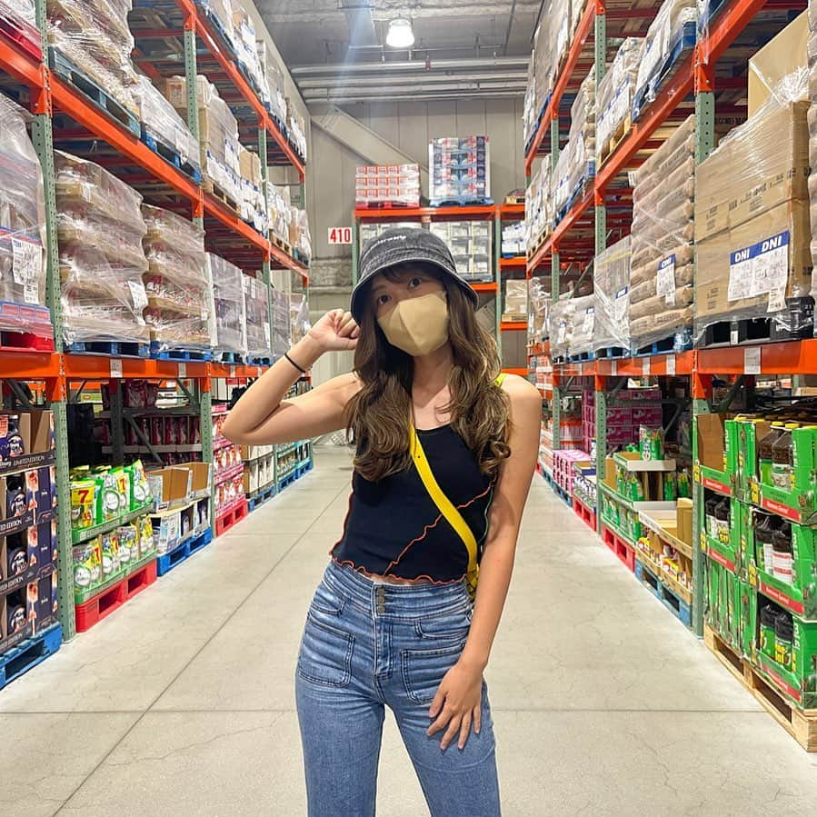 新庄千歳さんのインスタグラム写真 - (新庄千歳Instagram)「すっぴんでCostco〜 ついつい買ってまうよな  @manicmonday_wear のキャミ着ていった😘 サラッと着れてばり可愛い♡  お気に入り！！  #costco #ootd#outfit#summervibes #コストコ #summeroutfit」7月20日 22時18分 - chii_in_miami