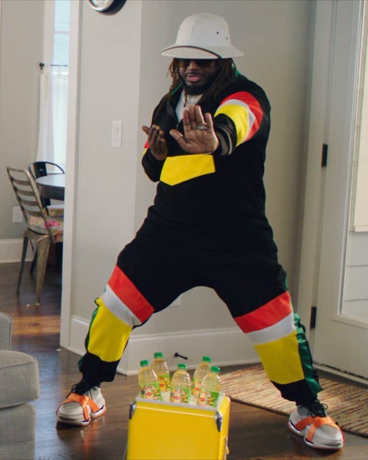 T-ペインのインスタグラム：「Cousin T is bringing a new flavor with this next one! Watch as Cousin T and @Liptonusa bring the family together for a not so “workout” workout. #LinkinBio #TeaWithCousinT #Ad」