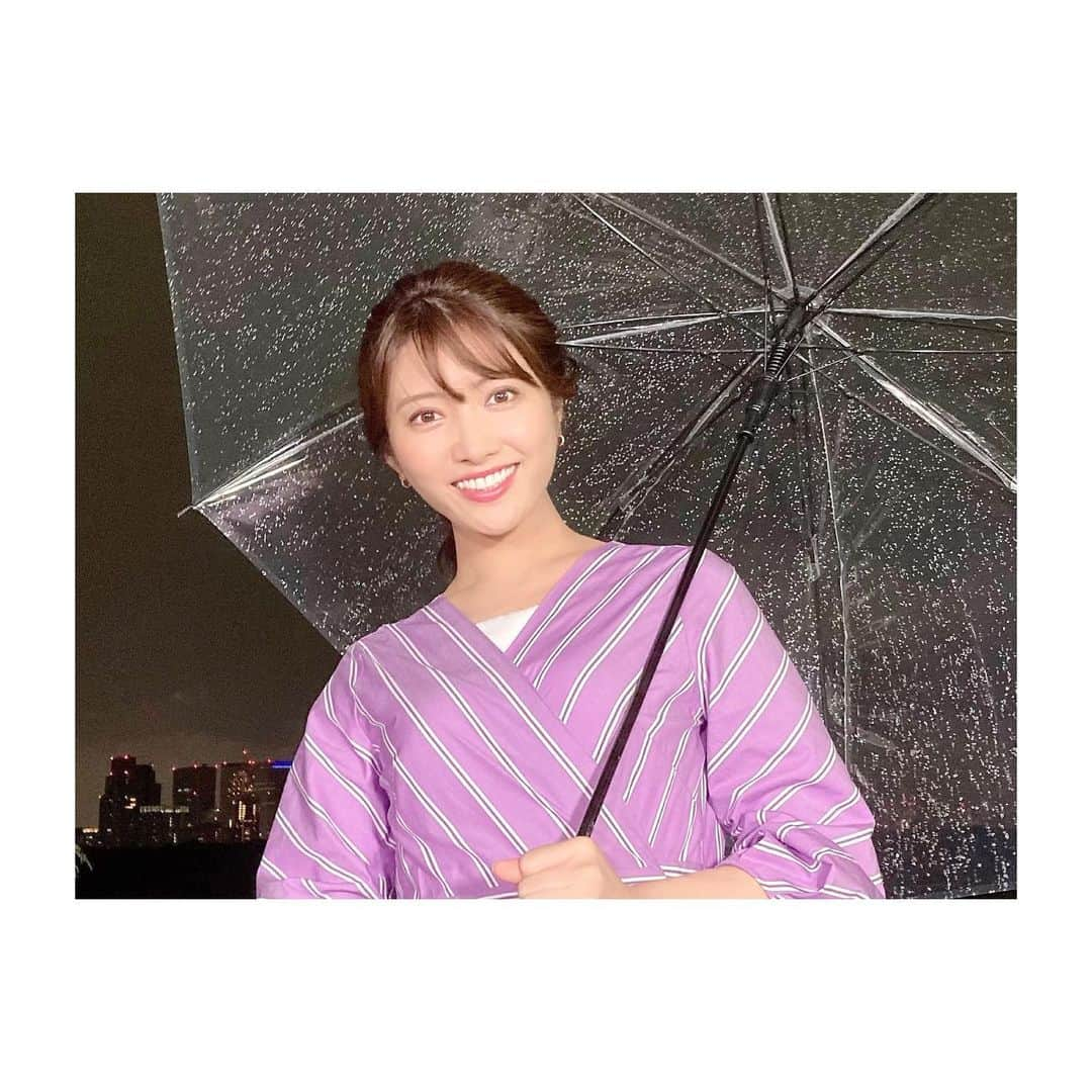 久保井朝美さんのインスタグラム写真 - (久保井朝美Instagram)「👘 NHK「サタデーウオッチ 9」 先週の衣装✨  SNSのコメントや 友達からLINEで 浴衣みたいだった❤️ と言われて  ん？そうだったかな🤔？ と思いつつ  改めて見たら そうかも😳  上半身だけにすると さらに😳😳😳  #浴衣着たいな ☺️👘❤️  #NHK総合 #サタデーウオッチ９ #気象キャスター #久保井朝美 #気象予報士 #防災士 #講演会講師 #城ガール #アニメ好き #カシュクールワンピース #vネックワンピース #浴衣着たい #温泉行きたい」7月20日 23時59分 - asami_k920