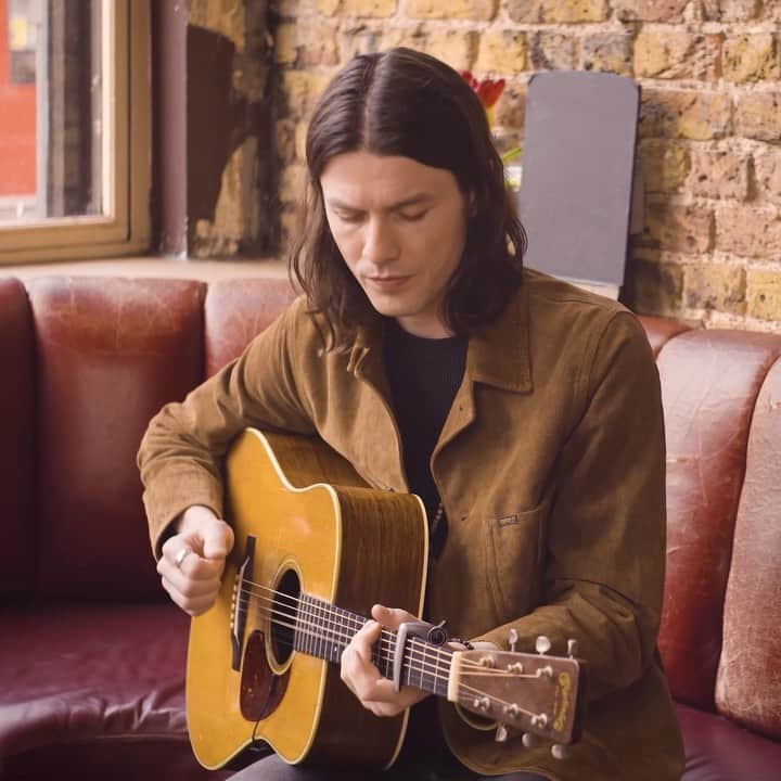 のインスタグラム：「Save Your Love live from the Abbey Tavern, London. ❤️ I wrote and produced this one with @finneas over Zoom in 2021. Shoutout to John Ryan, JKash and Ammar for writing this one with us! I'm so glad it's out and you're finally able to hear it as part of Leap. The full video is on my YouTube, link in my stories x」
