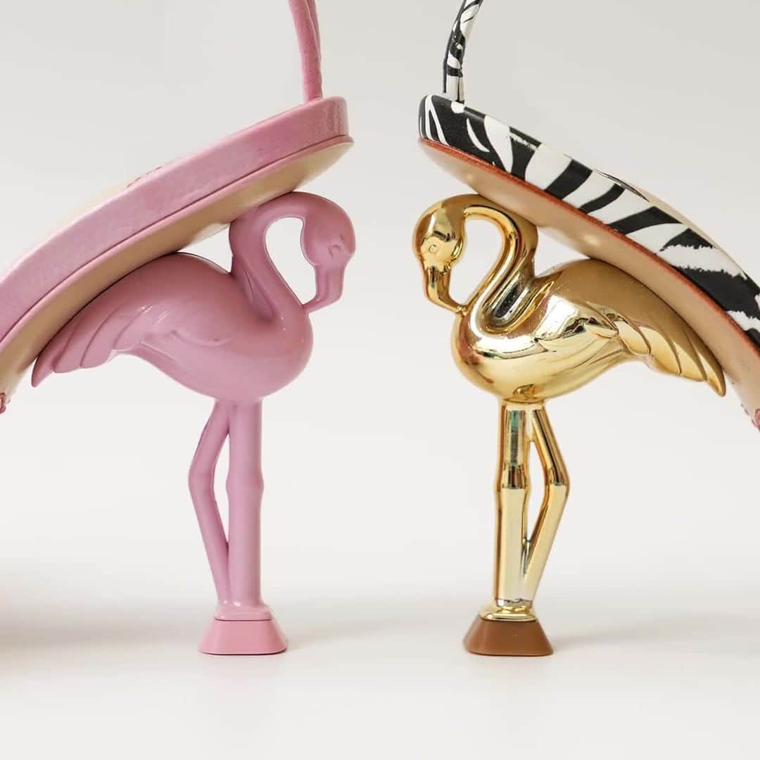 のインスタグラム：「Make a BOLD statement in our 'Flo' Flamingo sandals 🦩💙💫💗  #SophiaWebster #SophiaWebsterFlo」