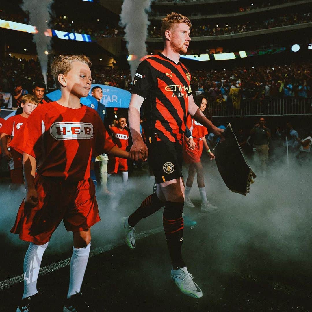 ケヴィン・デ・ブライネのインスタグラム：「This felt good! Thank you Houston! 🇺🇸」