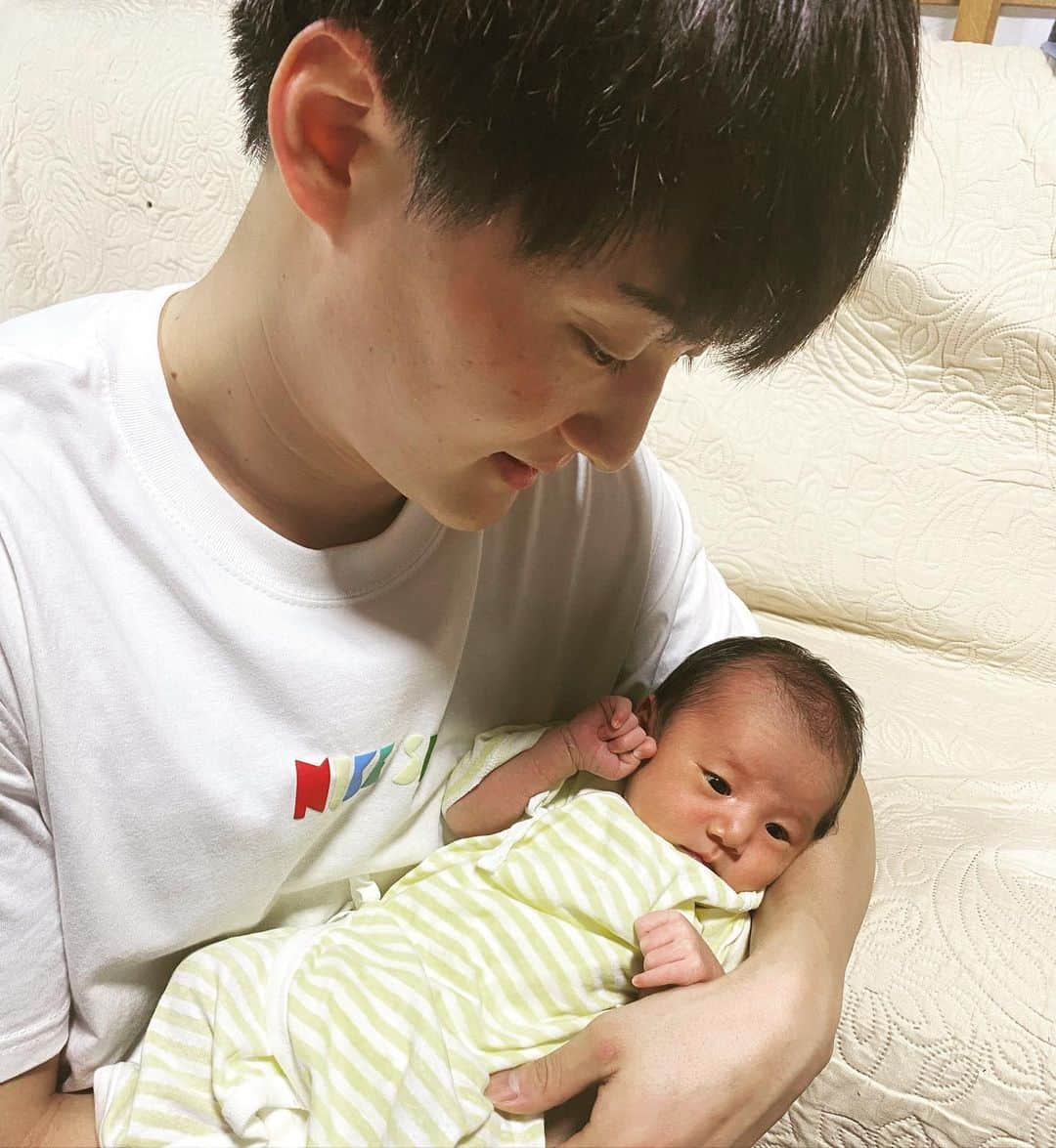 笹山貴哉さんのインスタグラム写真 - (笹山貴哉Instagram)「『おじ、始めました👨‍🍼』 #妹Baby #心絆ちゃん #貢ぎます」7月21日 15時38分 - takaty21