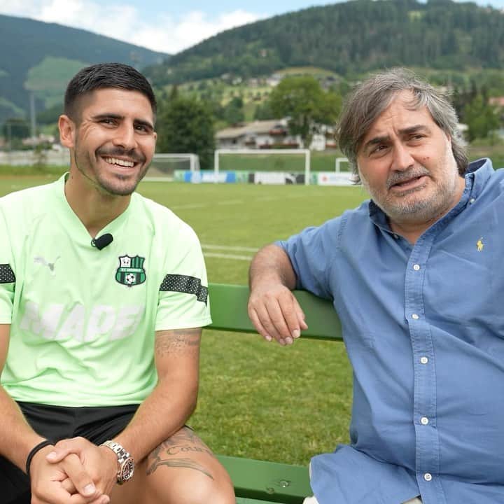 のインスタグラム：「“Inside Sassuolo” è disponibile ora su @dazn_it 👈😁  #ForzaSasol 🖤💚」