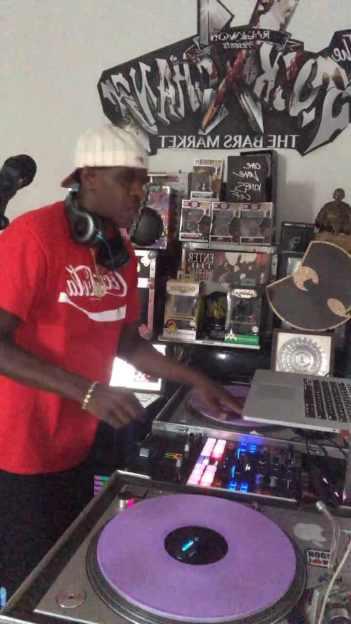 のインスタグラム：「#stockxchange @djthoro」