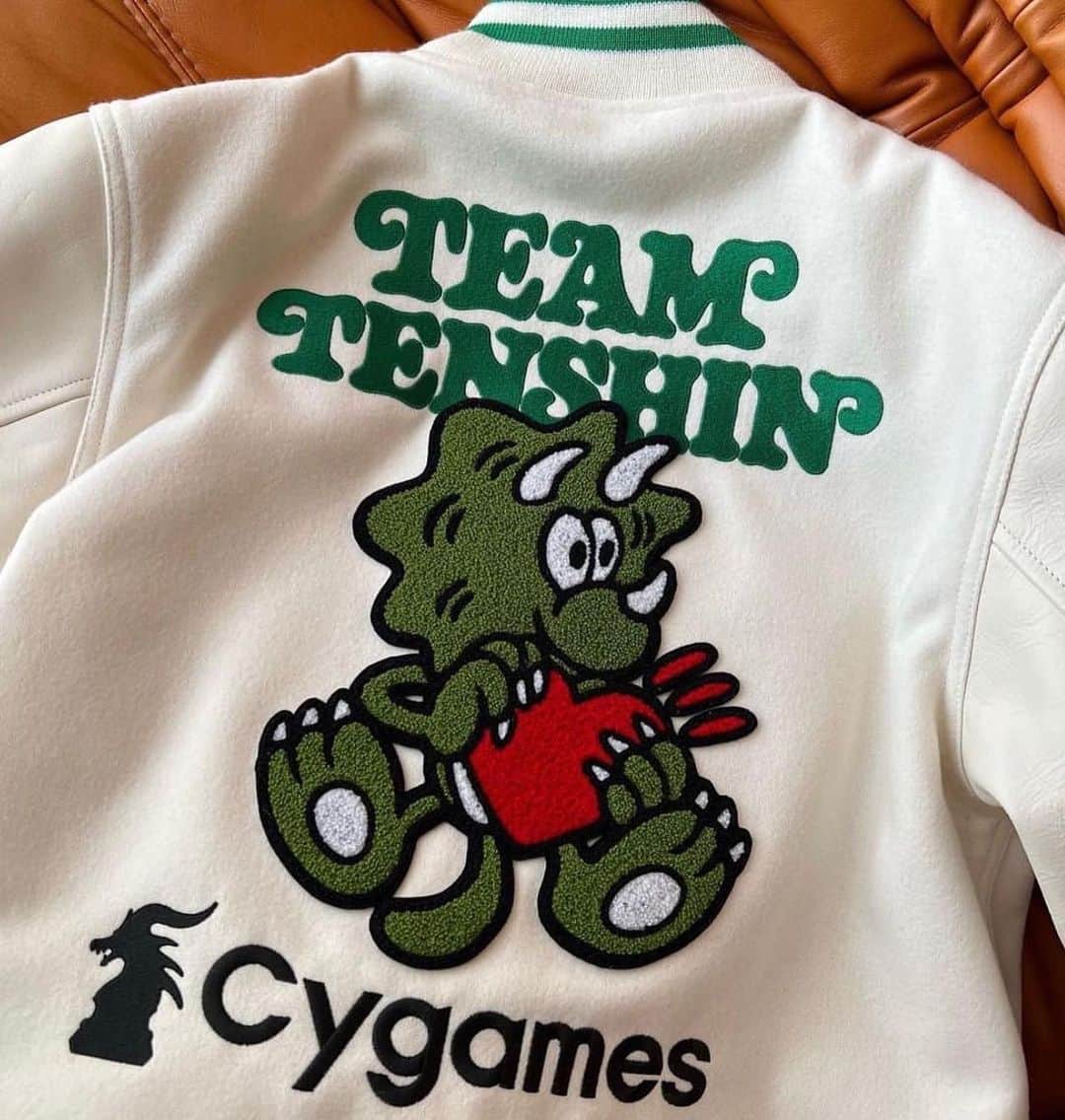 那須川天心のインスタグラム：「❤️🦖TEAM TENSHIN🦖❤️」