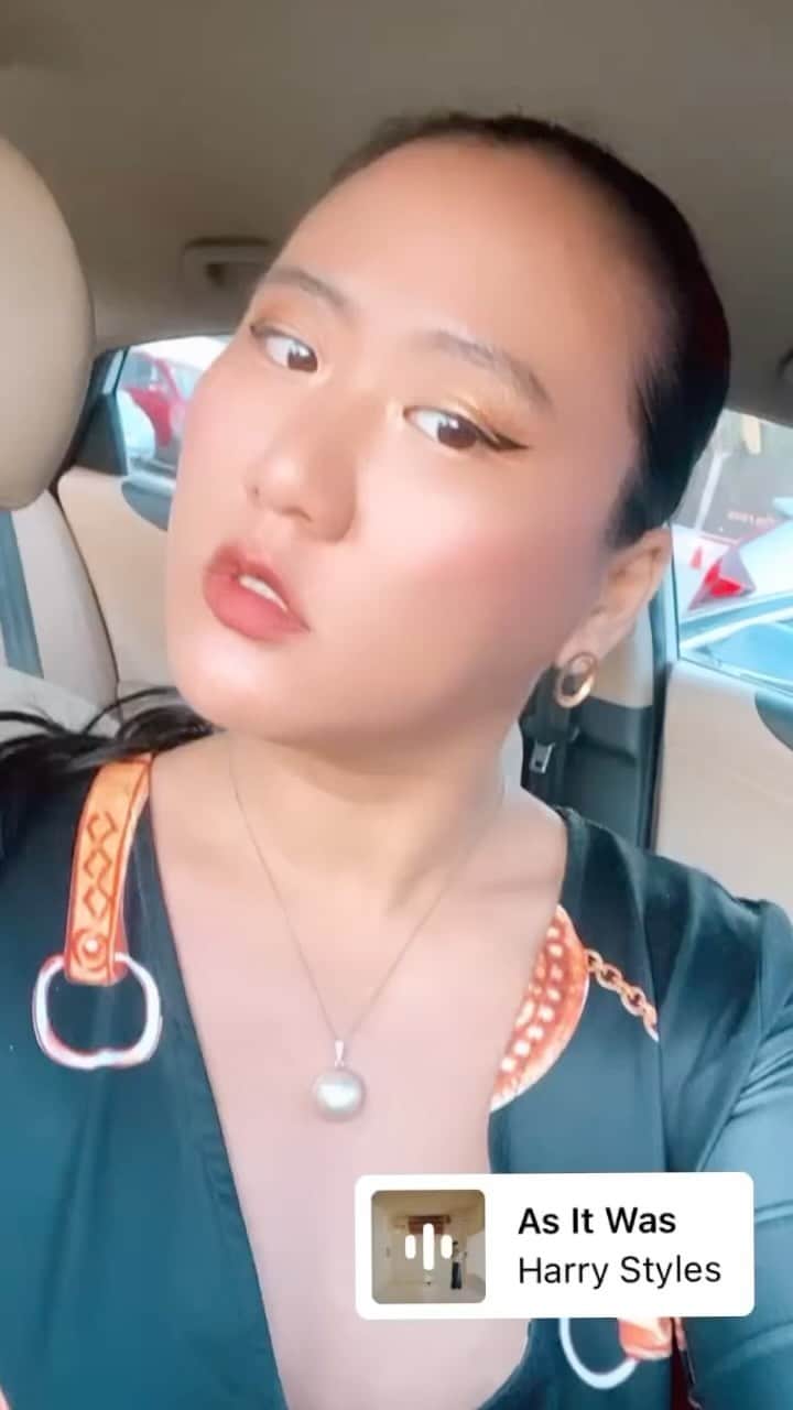 藤井美穂のインスタグラム：「She deserves somethin nice 😗」