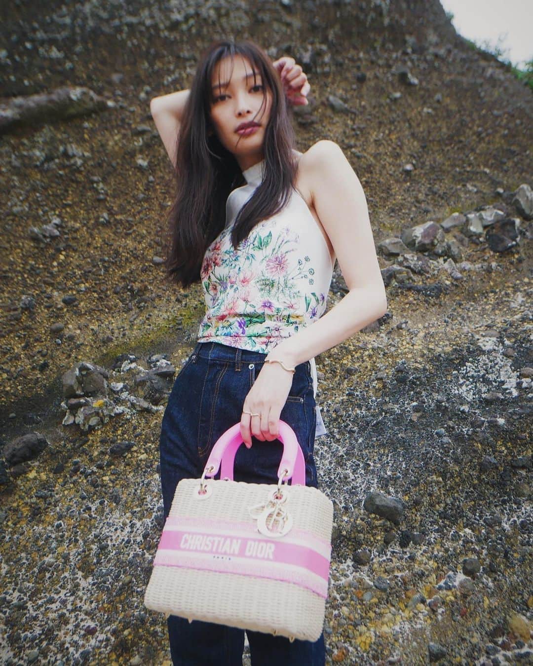 大政絢のインスタグラム：「Precious 8月号  Summer vacances🌿🌿🌿  見て頂けましたか？☺️  #preciousmagazine #precious」