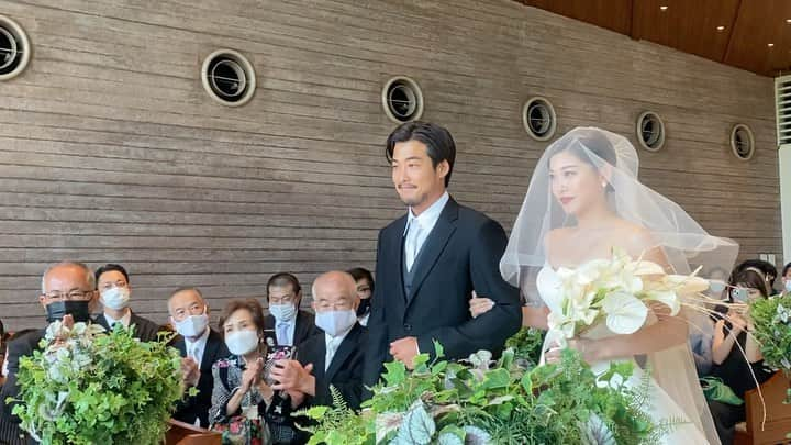 大橋海人のインスタグラム：「最高の結婚式でした。 妹をよろぴく @akihito_ohba  @kailiohashi  おめでとう🌹」