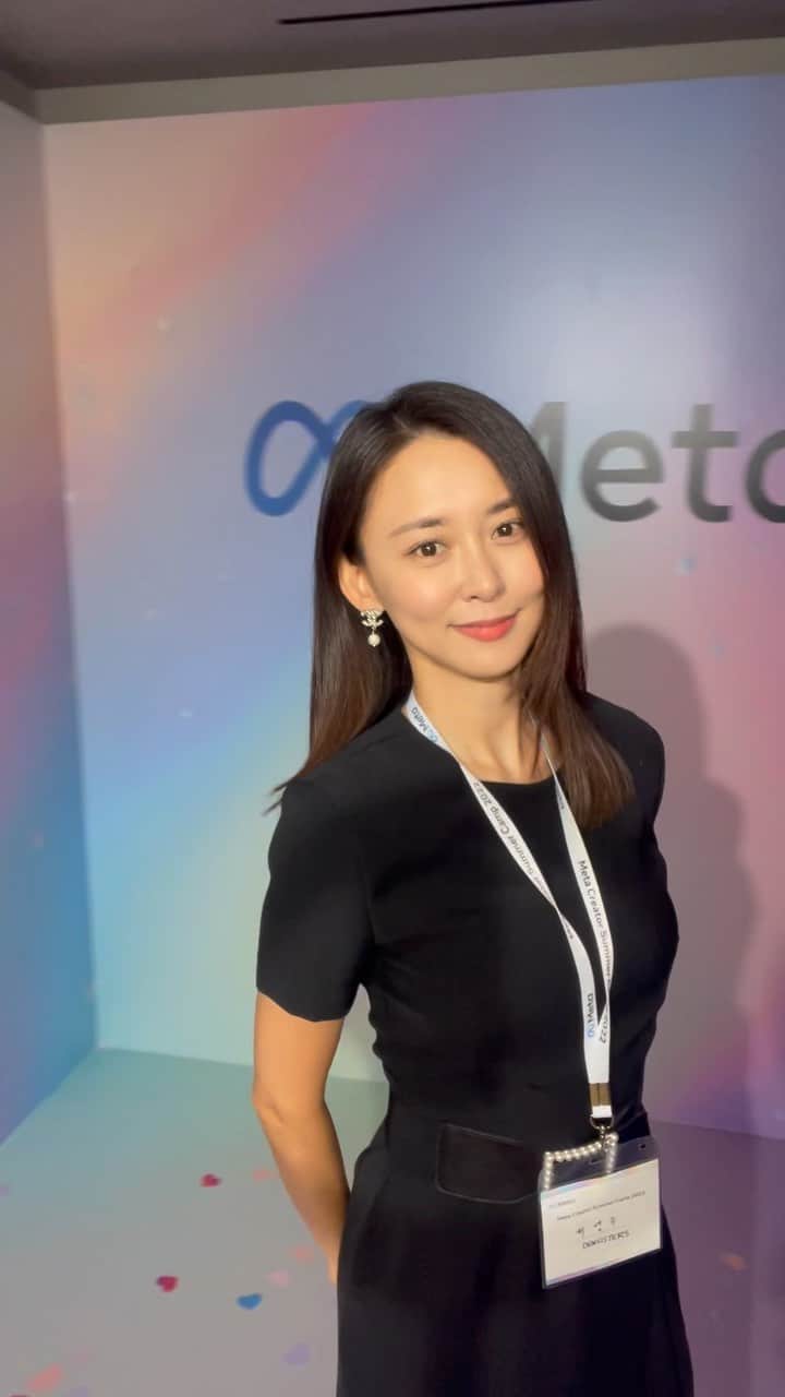 ホ・ヨンジュ のインスタグラム：「#META 한국 본사에 초대받아 놀러왔어요! 신기한 360도 카메라 📸@meta @instagram @facebook 😛♾💙」