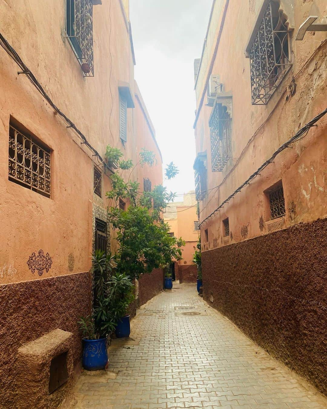 ユナ・デュフネさんのインスタグラム写真 - (ユナ・デュフネInstagram)「La Médina 🇲🇦 . . . #Maroc #Marrakech #Medina #OldTown #Hot #Summer #City #Mosquee #Koutoubia #kutubyya #minaret」7月21日 17時38分 - youna_d