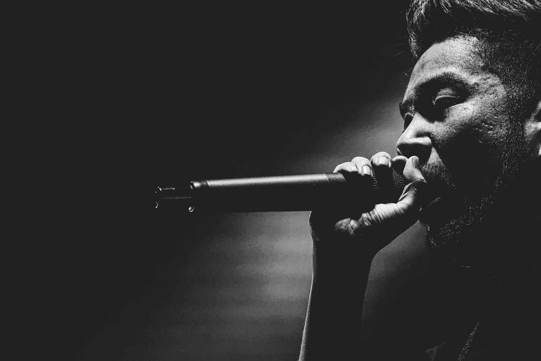 Kenta Koieのインスタグラム：「新体制での初ライブでした。 新たな仲間と旅にでるぜ、ワンピースみたい。  オレンジレンジニキもひさしぶりに会えて嬉しかった🍊  次はジャイガ、真夏に更に火をつける俺たちのライブをお楽しみに🔥  Photo by @nishimakitaichi」