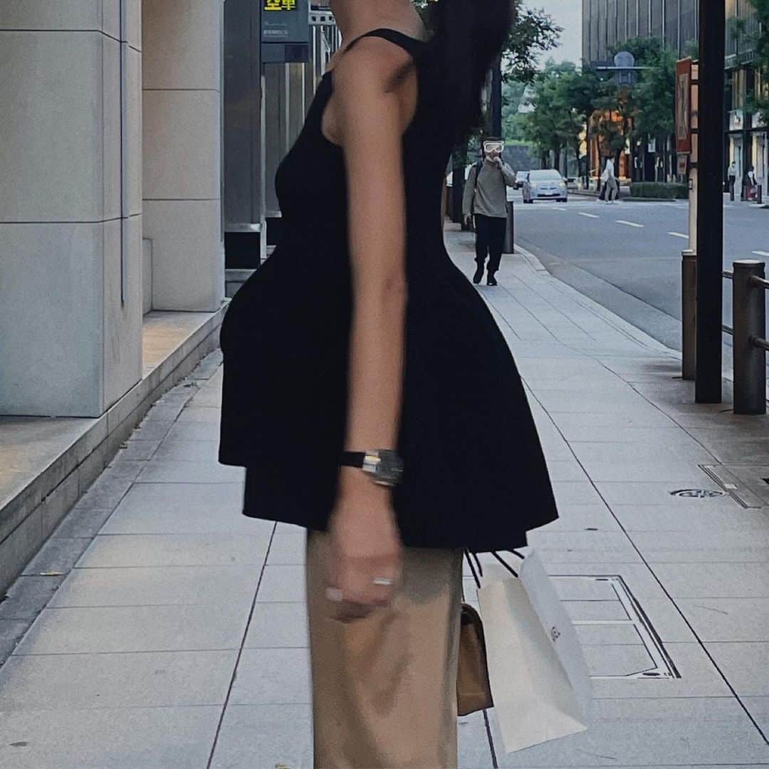 Michikoのインスタグラム：「_____ one summer day🌞✔️  #throwback  #blackandbeige  .」