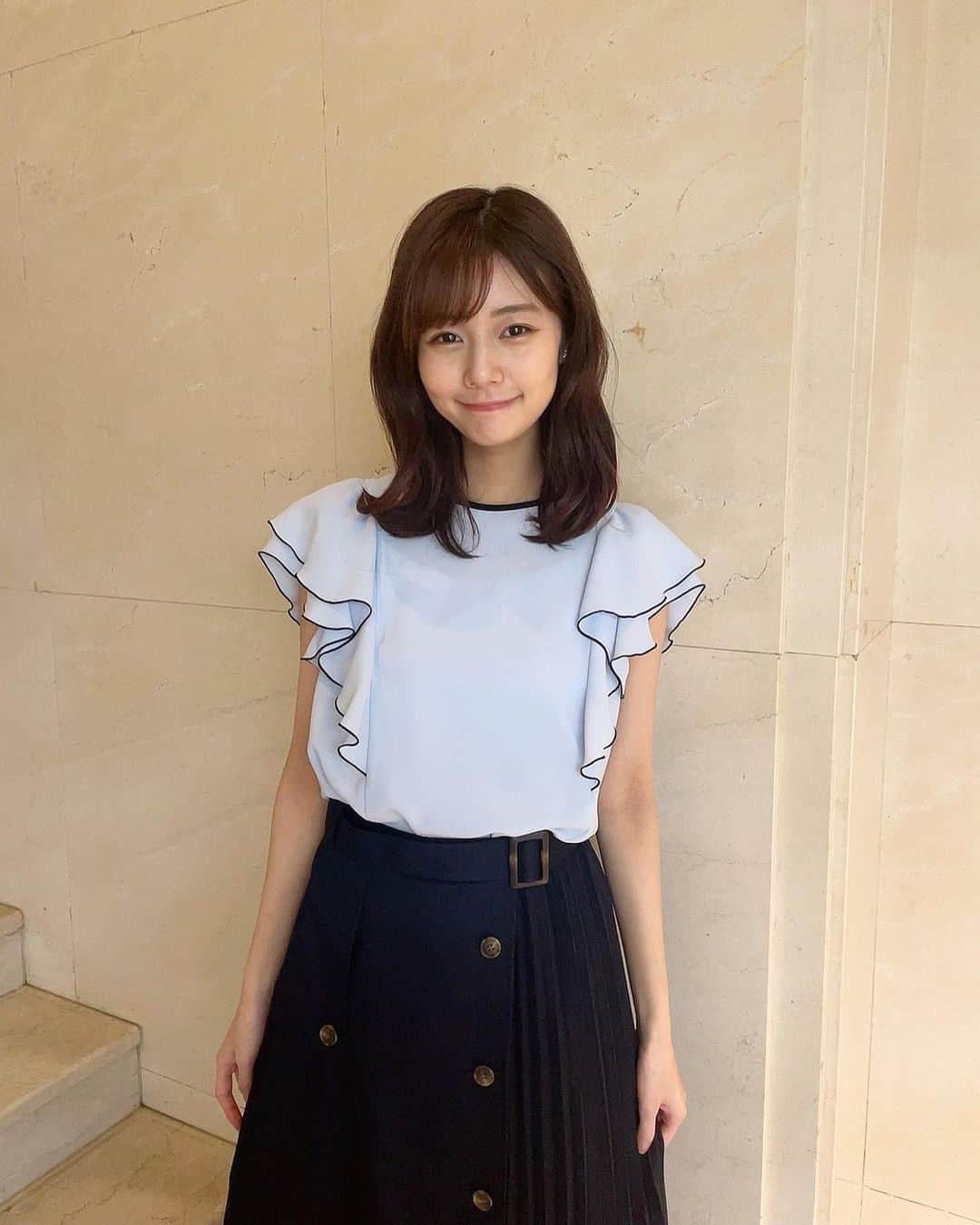 杉浦みずきのインスタグラム：「. こう見ると青系多い！😂 昔はずっと好きな色が絶対的にピンクだったんだけど、最近水色になってきている気がする、、、笑 ピンクも好きだけど！！  #モニフラ #東京インフォメーション #衣装   1.2枚目 @la_boutique_bonbon_official  3枚目 @duras_official   4枚目 @naturalcouture_official」
