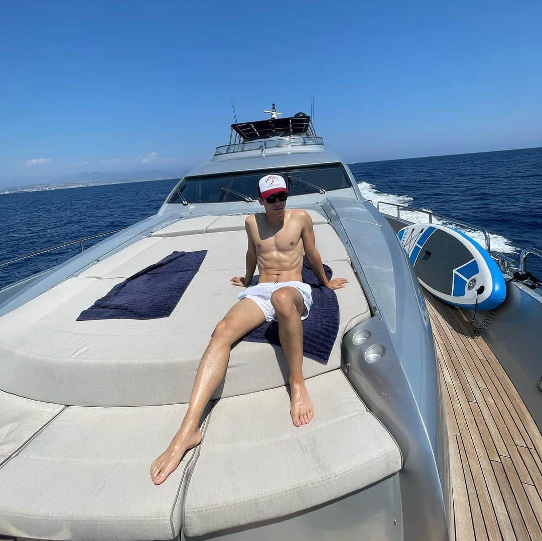カイル・ハナガミさんのインスタグラム写真 - (カイル・ハナガミInstagram)「Every birthday I look back at my year of life. This year had some very difficult moments and a lot of heartbreak, but it doesn’t compare to the love. ♥️」7月21日 23時30分 - kylehanagami