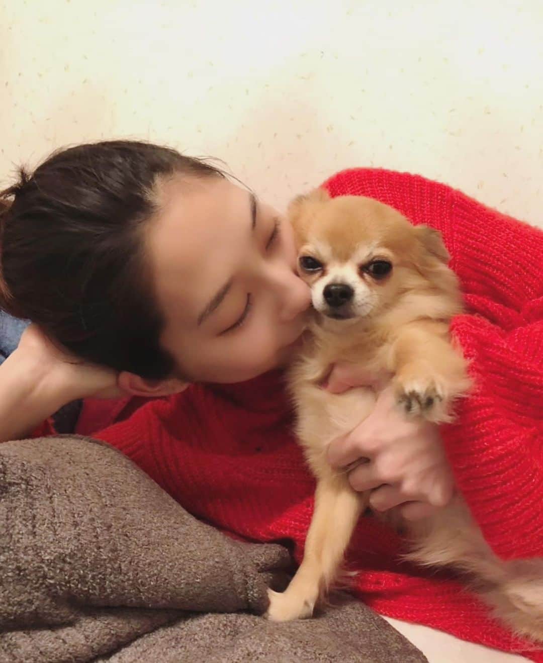 小泉麻耶のインスタグラム：「I really miss my baby So chan 🥺💕 I’ll be back soon 💋 #いぬすたぐらむ #dogsofinstagram」