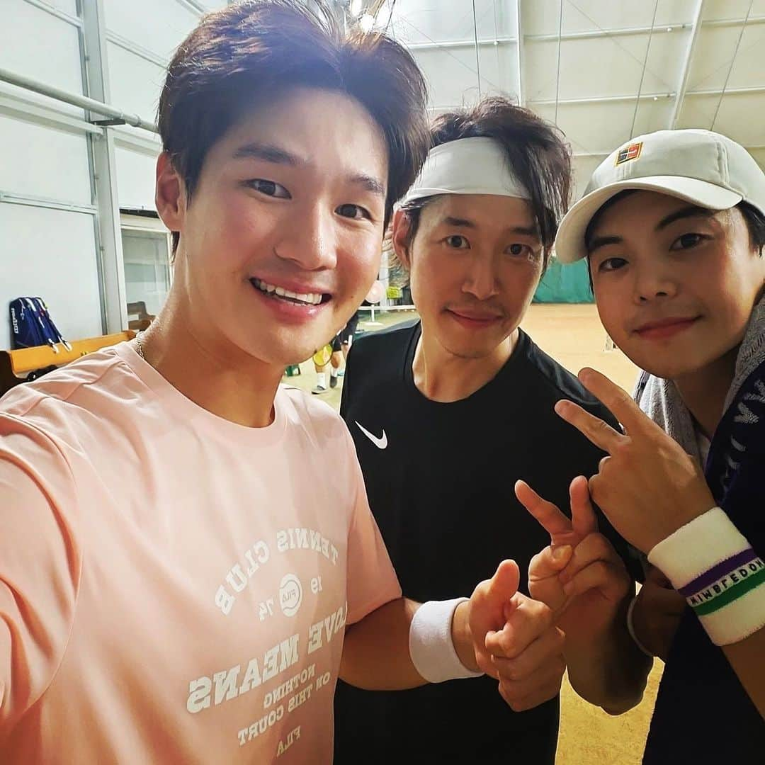 ユ・ジュンサンさんのインスタグラム写真 - (ユ・ジュンサンInstagram)「아이 라이크 테니스👍  #권순우 #최동휘 #박은석 #유준상 #브랜드킹오브킹」7月22日 10時36分 - yujunsang1128