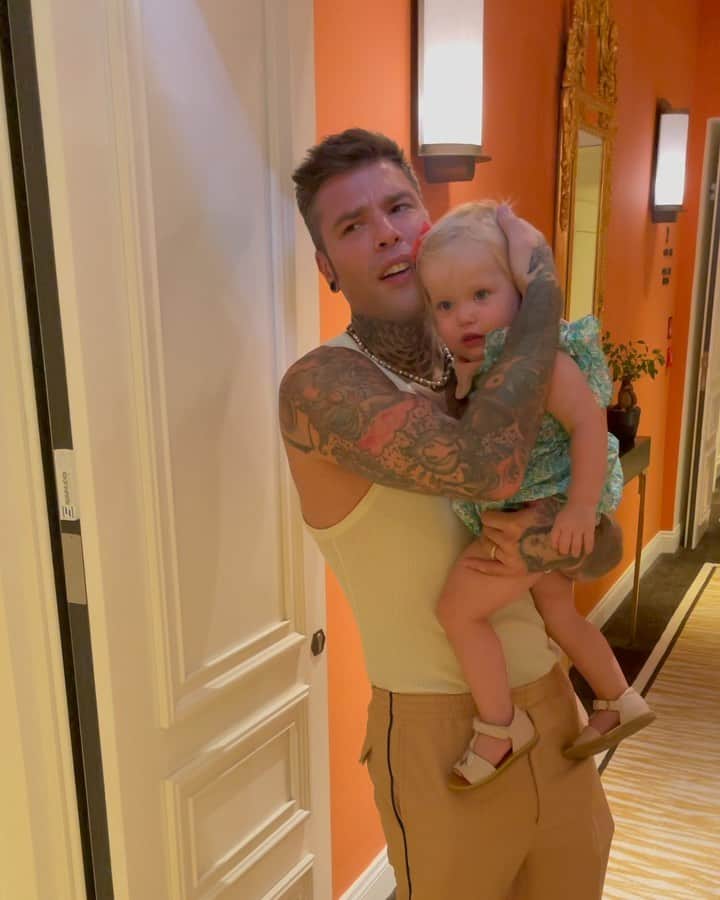フェデスのインスタグラム：「Sono un padre orribile」