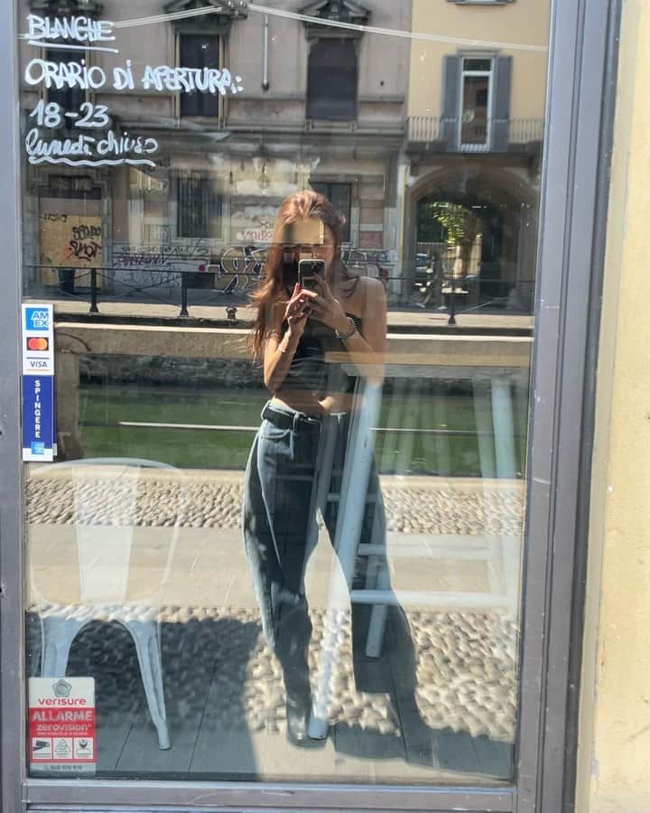 パク・ソラのインスタグラム：「지금은 Milano🇮🇹🫢」