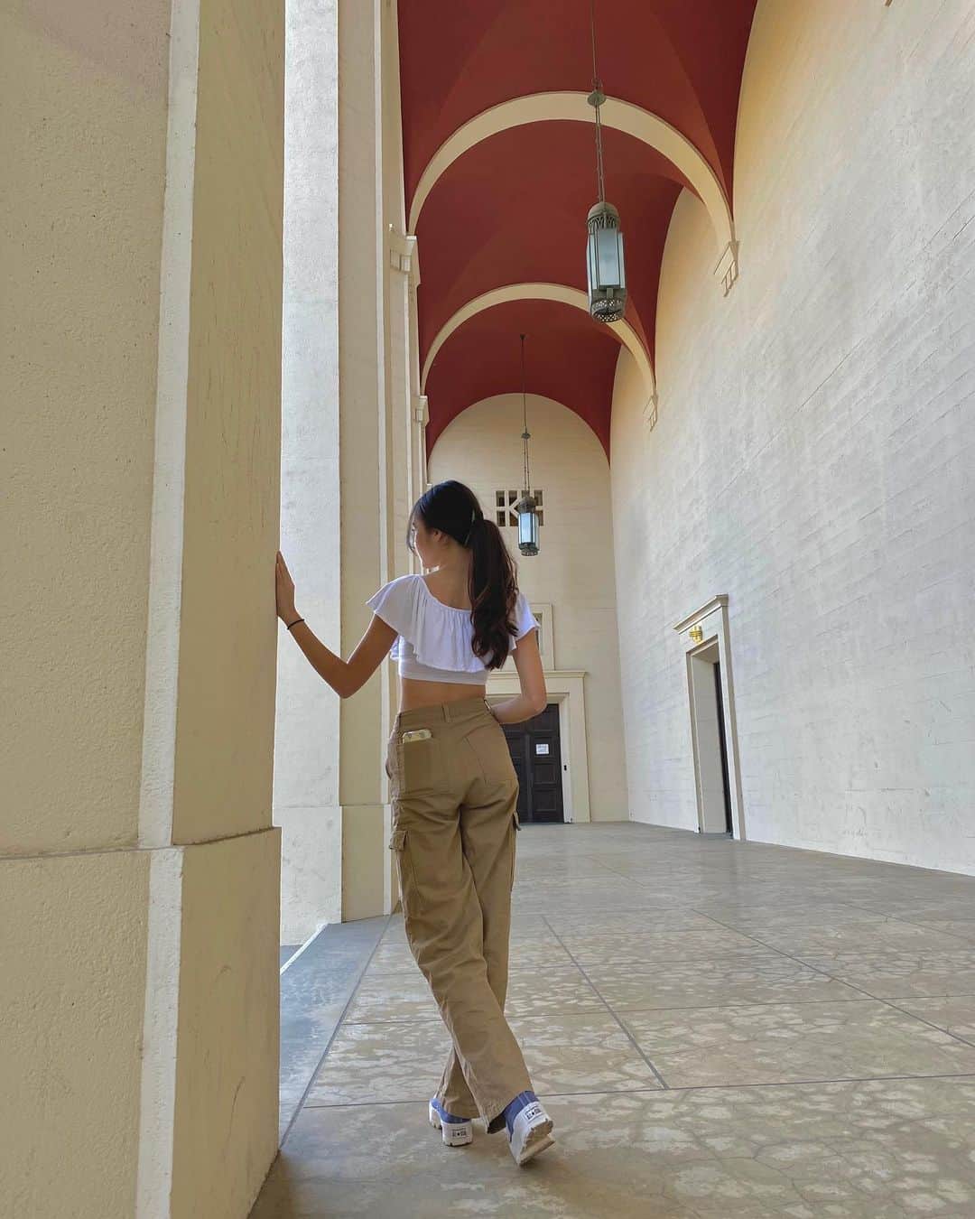 Eidaのインスタグラム：「⭐️⭐️⭐️ • •  #halfjapanese #model #losangeles #la #eida #converse #aesthetic #inspo #fit #outfitinspo #fit #pinterest #hairinspiration」