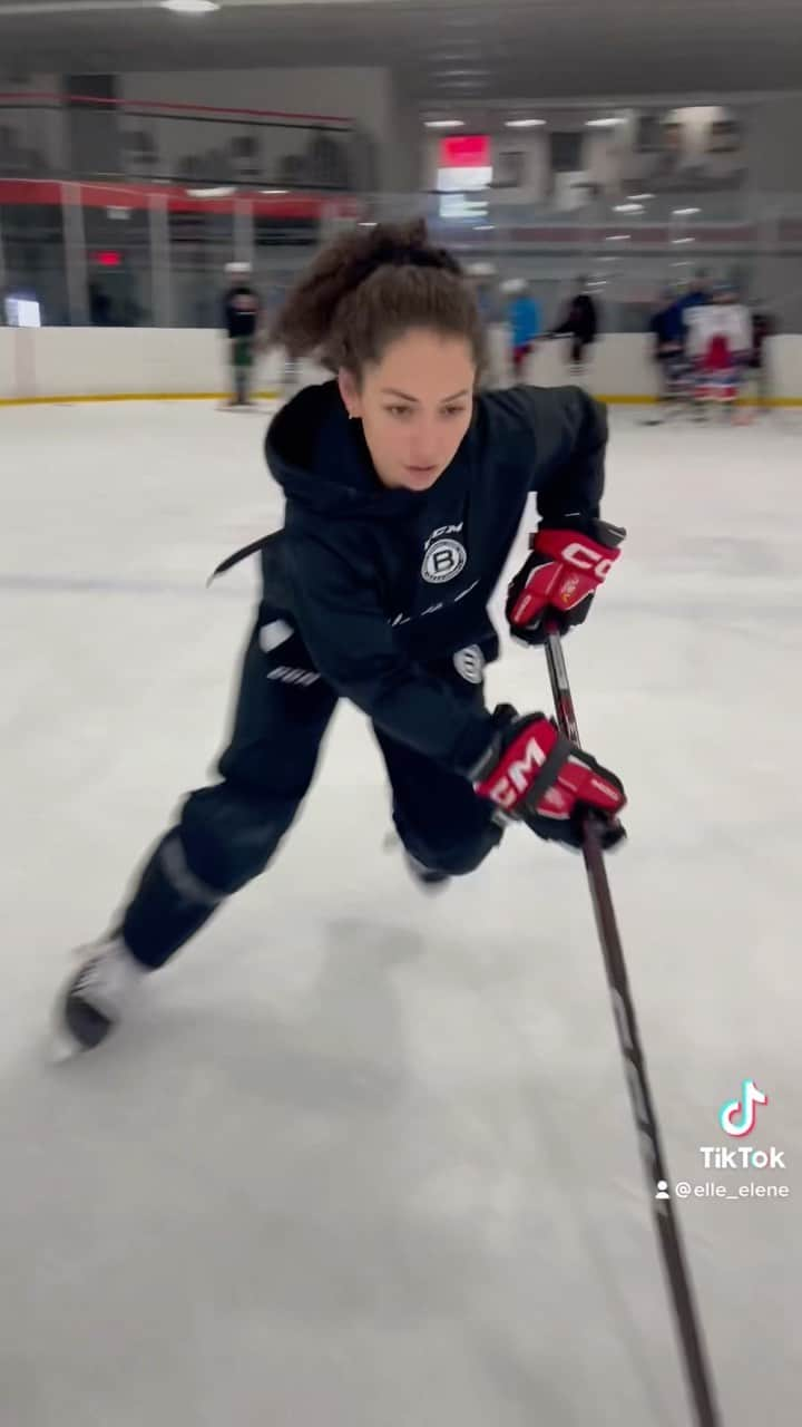 エレーネ・ゲデヴァニシヴィリのインスタグラム：「Seed day!   @besahockey  @cuttingedgeiceacademy_  @hockey4kids  @ccmhockey   #Camp #season  #besahockey  #balance #efficiency #speed #agility  #ellegedeevideos #hockey #training #hockeytiktoks #elite #edgework」