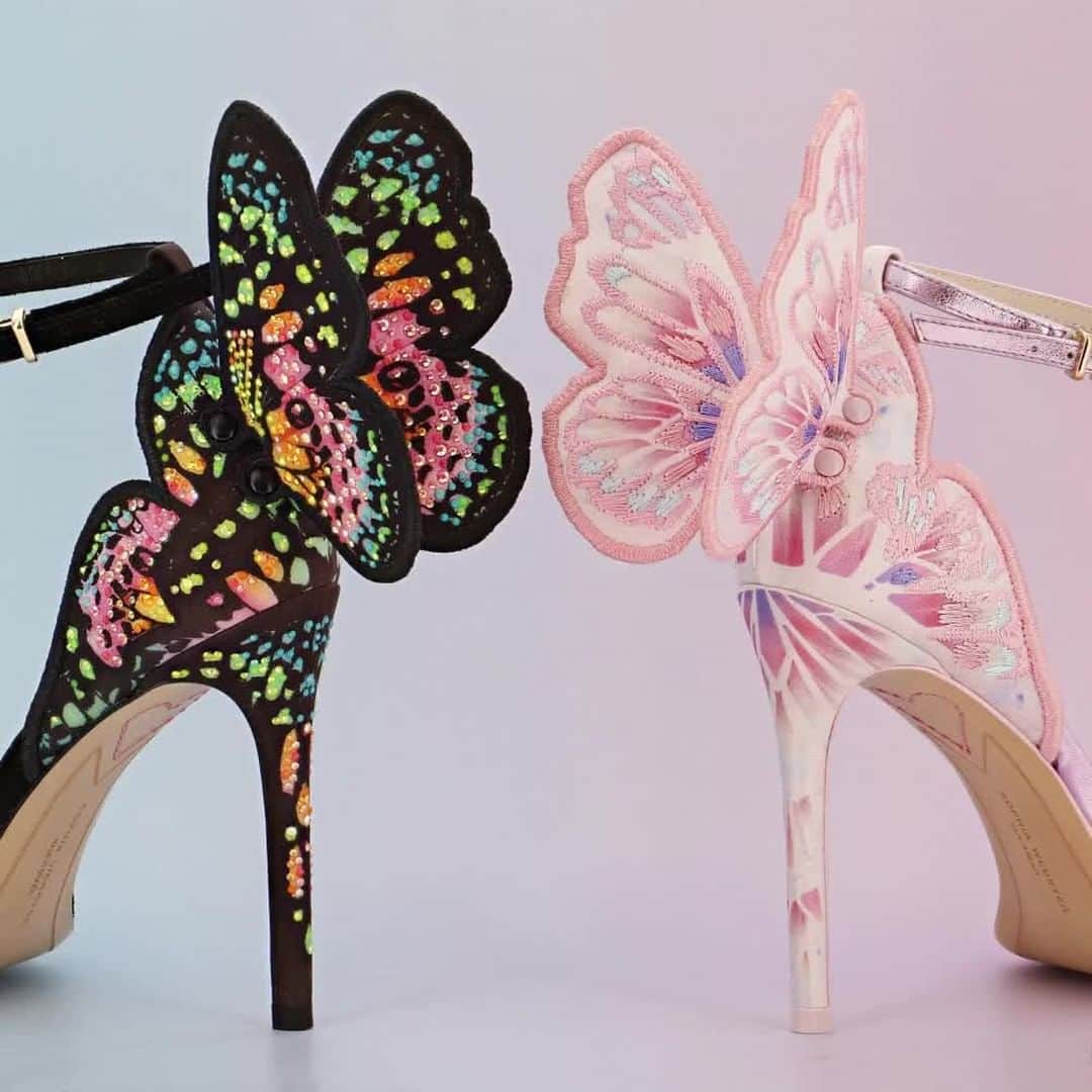 のインスタグラム：「C O M I N G  S O O N ✨ 2 hot new bombshells! 💣😍💕🦋  #SophiaWebster #SophiaWebsterChiara」