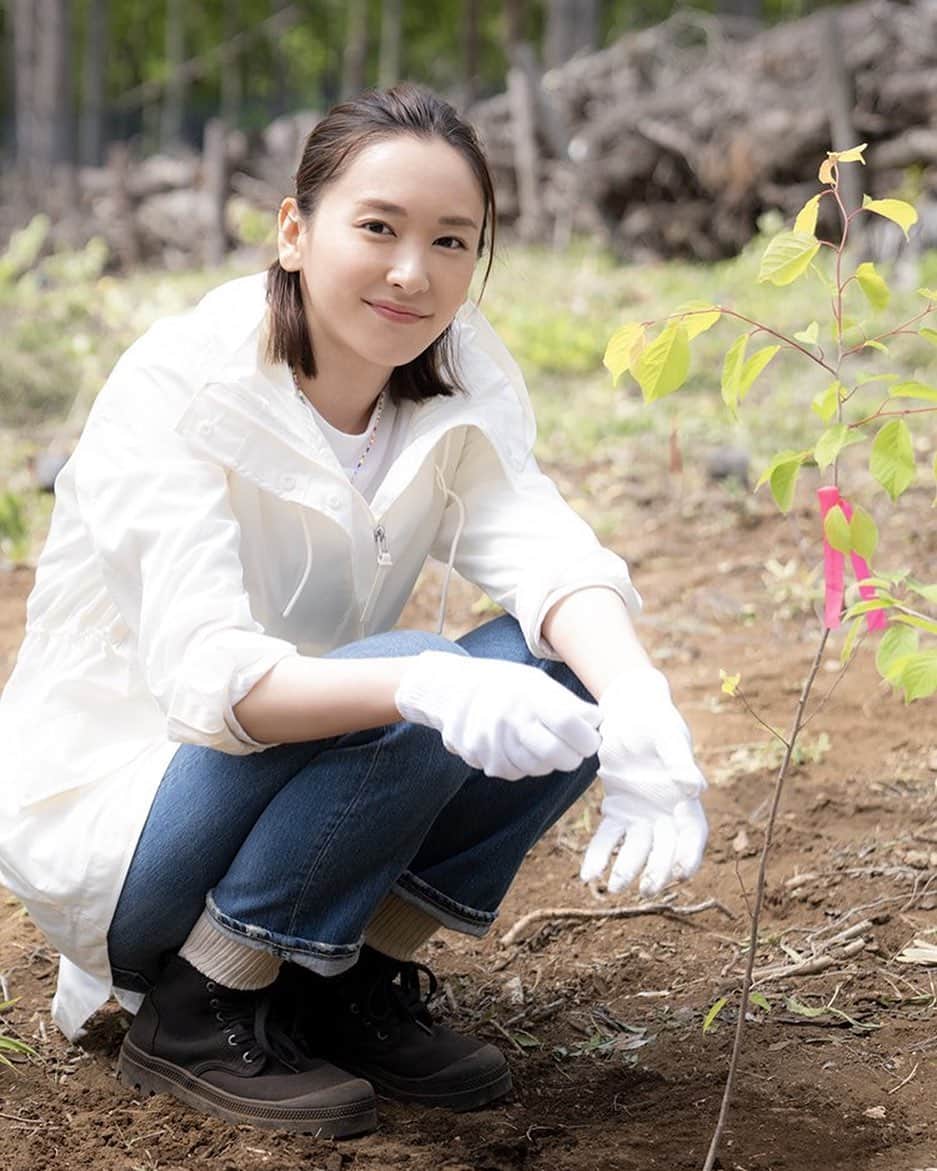 新垣結衣（ファンアカウント）のインスタグラム：「- BIOLISS PEACEFUL GREENプロジェクト   #新垣結衣 #ガッキー #aragakiyui」