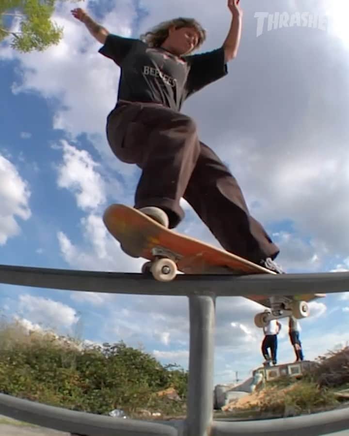 スラッシャーのインスタグラム：「🗣 @yeahsheezy’s LOCKED & LOADED part is now playing on ThrasherMagazine.com 🔒」