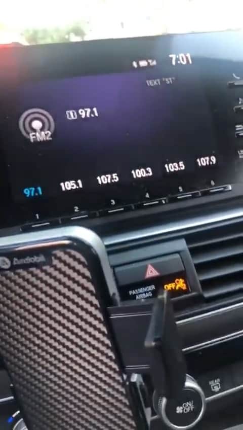 ファンクマスター・フレックスのインスタグラム：「NOBODY BETTER IN THEM CARS / CLUBS THAN ME!  FUNKFLEX ON THE SET! POW!  EVERY THURSDAY 7PM! I GET THEM EXCLUSIVES BEFORE APPLE / SPOTIFY / TIDAL! YES SIR! @hot97   @kyah_baby got those bars!」