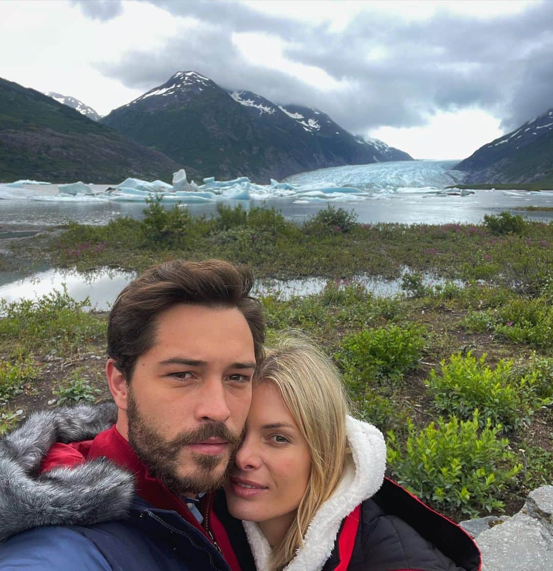 フランシスコ･ラチョースキーのインスタグラム：「Bring your kids to work day Alaska edition!! 😍👨‍👩‍👦‍👦」