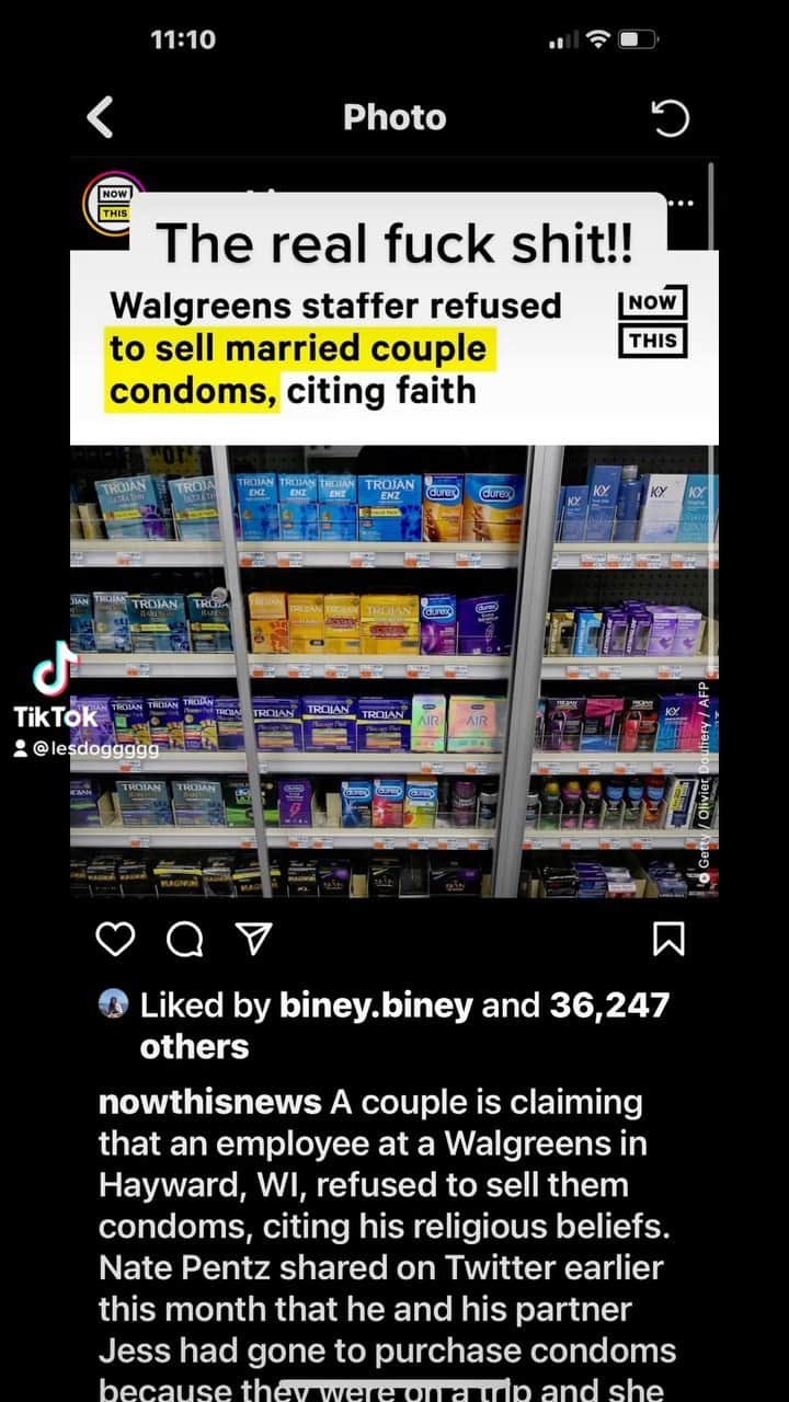 レスリー・ジョーンズのインスタグラム：「These muthafuckas are just making shit up now. This could not have been me! I would have made that muthafucka cry at that register. WE CANT LET THIS HAPPEN!! DO NOT SHOP AT PLACES THAT PUSH THEIR BELIEFS ON YOU!! #boycottwalgreens」