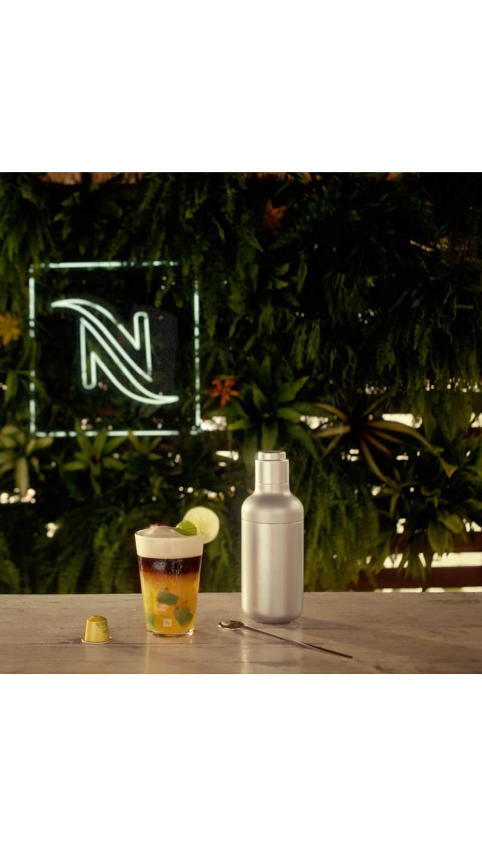 Nespressoのインスタグラム：「Tropical lime and mint aromas come to life when served over ice - the Liminha Over Ice coffee is the ultimate refreshing sip.  #Summer2022 #ACupOfSunshine #BrazilianVibes」