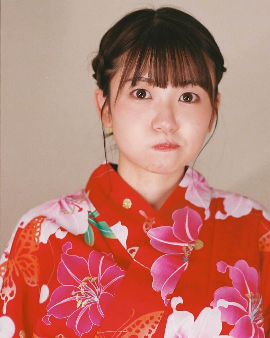 武田雛歩のインスタグラム：「配信時に着てた赤い浴衣です。 今年は沢山浴衣着たい👘」