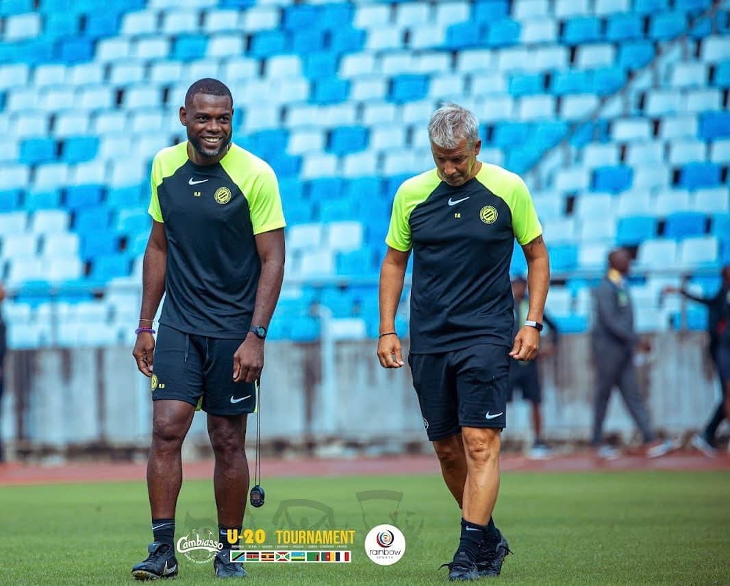 アンリ・ベディモのインスタグラム：「Pré-saison ⚽️ @alexmorfaw  @mhscofficiel  @garny.frederic  @cambiassosports  @rainbow.sports  #tournament U20 #football  #apprentissage  #formation  #tanzanie」