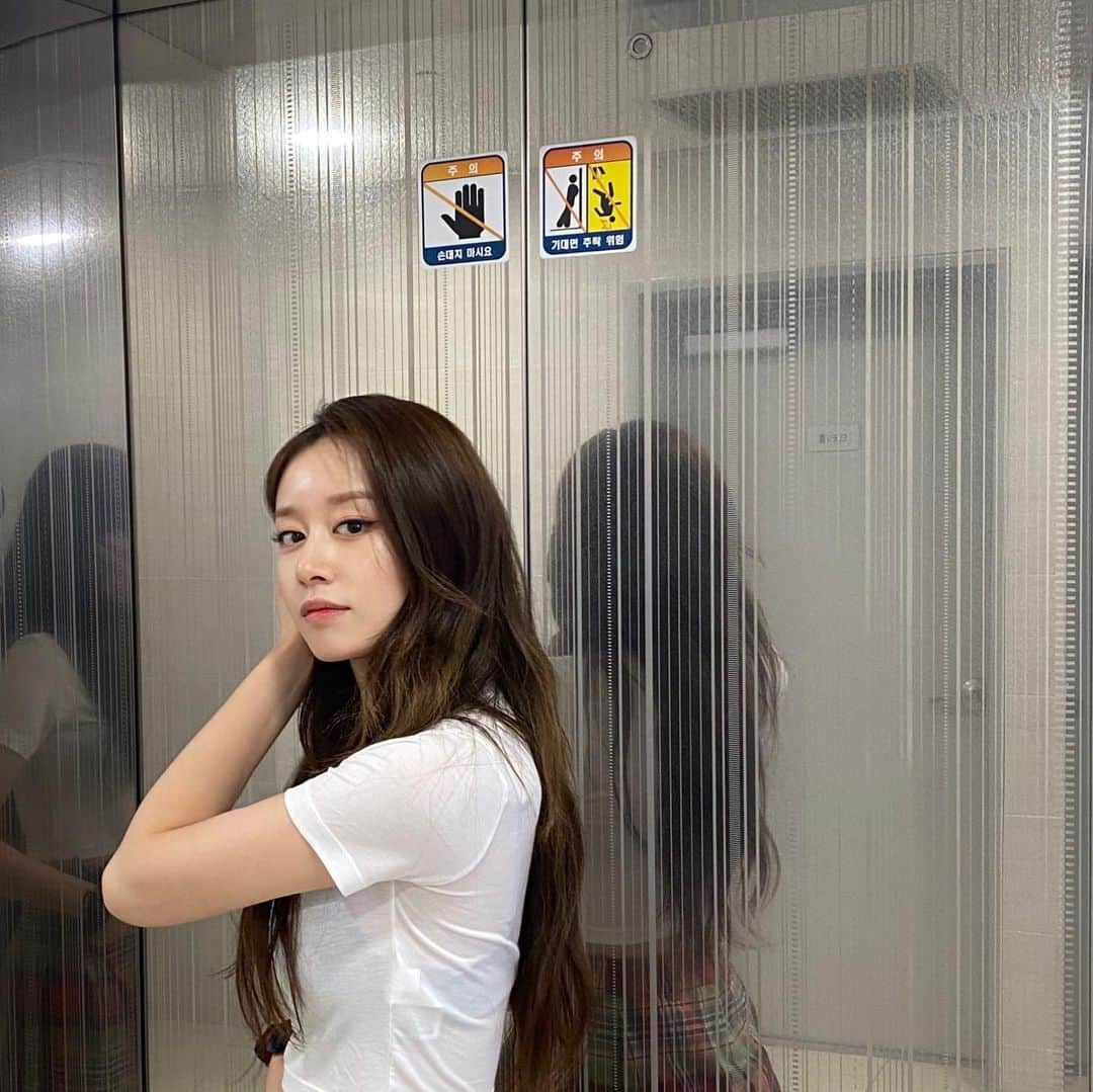 ジヨン のインスタグラム：「🥹」