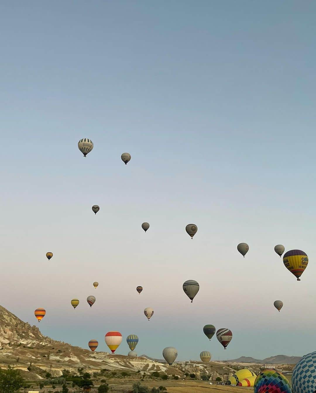 チン・ジュヒョンさんのインスタグラム写真 - (チン・ジュヒョンInstagram)「Fly to the sky🎈 #cappadocia #hotairballoon」7月23日 3時59分 - jinjuhyung_