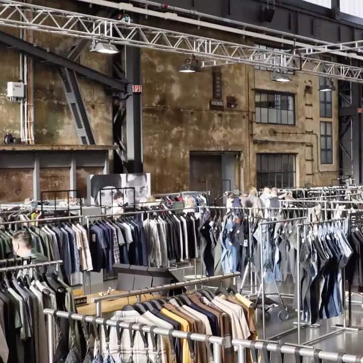 グレヴィのインスタグラム：「Jewellery, bags, hats and caps as well as shoes: #Accessories make every outfit complete. We are glad to invite you to FASHN ROOMS and discover our new Spring/Summer 2023 collection.  FASHN ROOM 21-25 July 2022 - STAND F02 - Alte Schmiedehalle   #Grevi #InspiringTraditions #MadeInItaly #Since1875 #HatLovers #Florence #craftmanship  #SpringSummer2023  #HatCollection  #SummerHat」