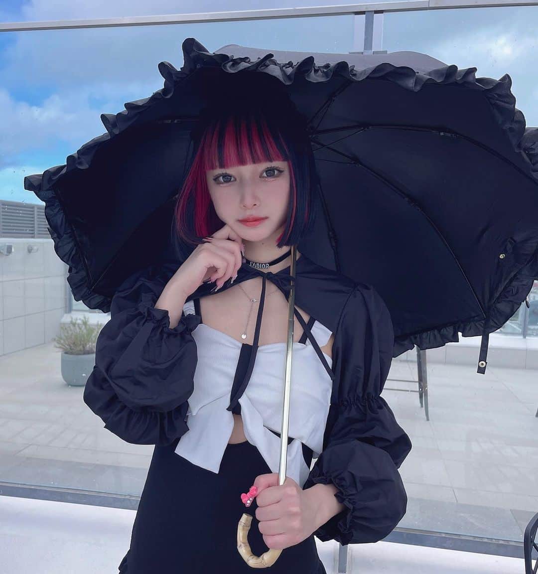 萬鬼百華さんのインスタグラム写真 - (萬鬼百華Instagram)「#沖縄　#プール」7月22日 21時38分 - nkr__chan