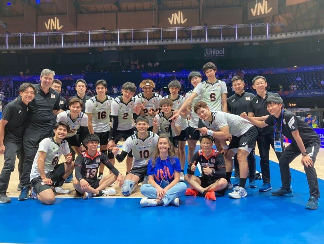 大塚達宣さんのインスタグラム写真 - (大塚達宣Instagram)「VNL2022 final🇮🇹 5位 たくさんの応援ありがとうございました‼️ 期間が長く、移動が多いこの大会はタフでしたが、この経験はこの先に繋がるはずです💪 少し休んでまた次に向けて準備をしていきます👍  #龍神NIPPON #VNL #早稲田大学」7月22日 21時44分 - tatsutatsu1105