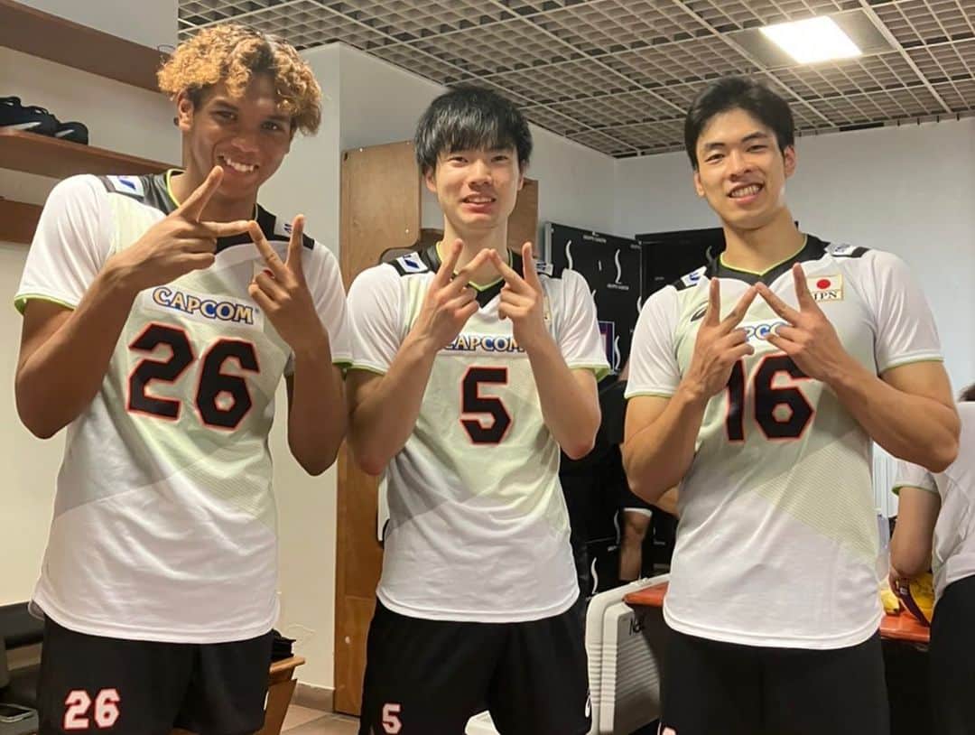 大塚達宣さんのインスタグラム写真 - (大塚達宣Instagram)「VNL2022 final🇮🇹 5位 たくさんの応援ありがとうございました‼️ 期間が長く、移動が多いこの大会はタフでしたが、この経験はこの先に繋がるはずです💪 少し休んでまた次に向けて準備をしていきます👍  #龍神NIPPON #VNL #早稲田大学」7月22日 21時44分 - tatsutatsu1105