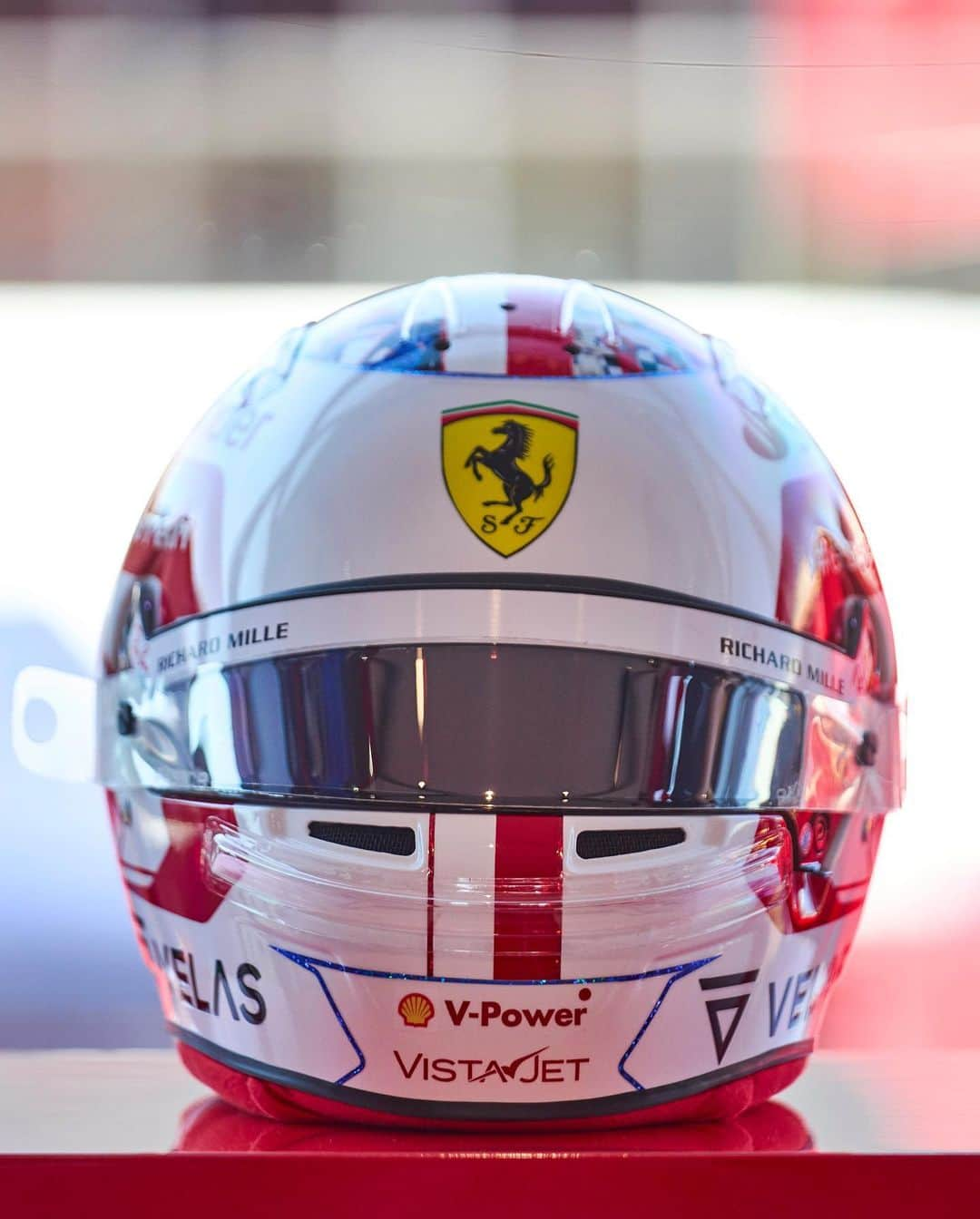 シャルル・ルクレールさんのインスタグラム写真 - (シャルル・ルクレールInstagram)「Special helmet for a special journey ❤️ All the angles of @Charles_Leclerc’s #FrenchGP helmet 🇫🇷  #essereFerrari 🔴 #F1 #Charles16」7月22日 22時44分 - charles_leclerc