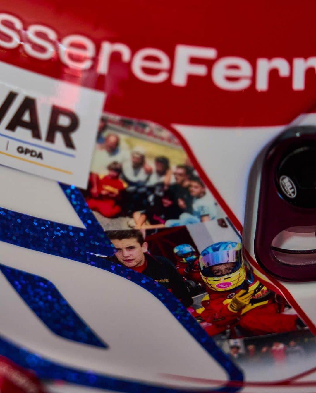 シャルル・ルクレールさんのインスタグラム写真 - (シャルル・ルクレールInstagram)「Special helmet for a special journey ❤️ All the angles of @Charles_Leclerc’s #FrenchGP helmet 🇫🇷  #essereFerrari 🔴 #F1 #Charles16」7月22日 22時44分 - charles_leclerc