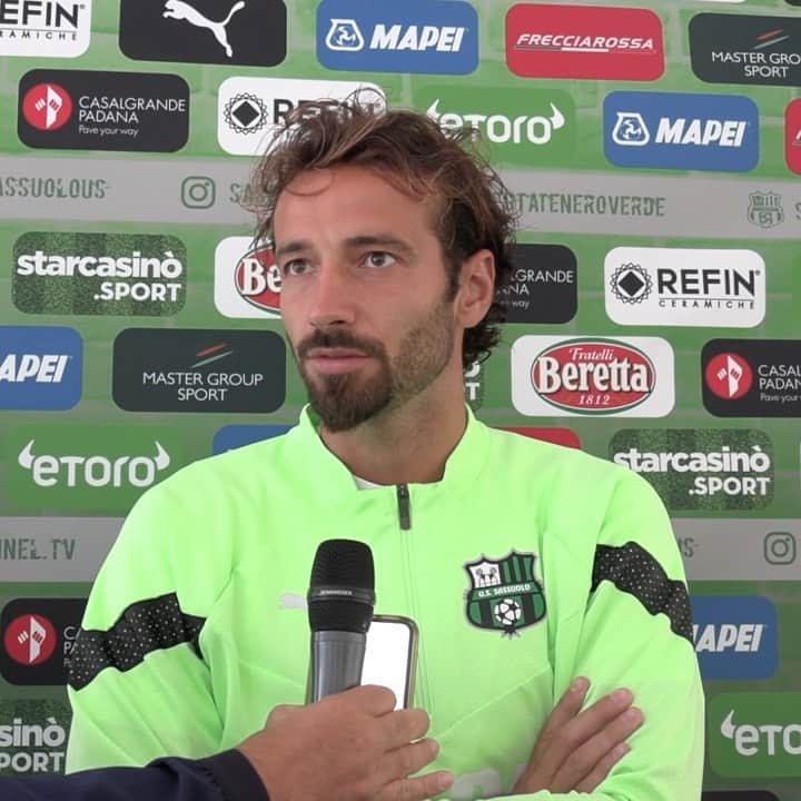 のインスタグラム：「Online sul sito e su YouTube gli highlights di #SassuoloSudTirol 🎥 e le interviste a mister Dionisi e Gian Marco Ferrari 🎤  #ForzaSasol 🖤💚」