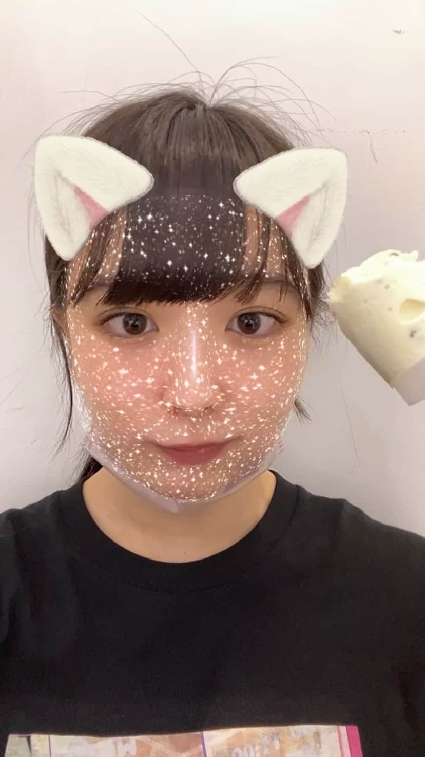 高田もものインスタグラム：「レッスン中のアイスタイム🍨いつも売り切れてるカラフルチョコみたいなやつがあってルンルン〜！！髪の毛ぱやぱや かしこ」