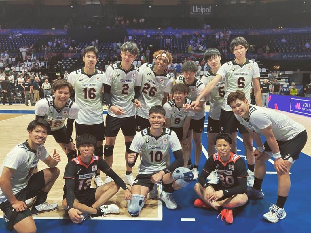 高梨健太のインスタグラム：「VNL 終了。 沢山の応援ありがとうございました！ #vnl2022  #バレーボール  #感謝」