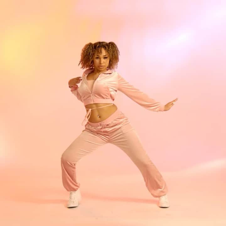 アメリカン・ダンスアイドルのインスタグラム：「@_essencew with the pre-weekend ⚡️ENERGY⚡️ #SYTYCD」