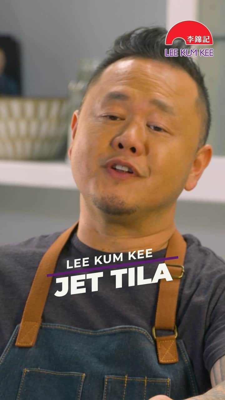 Lee Kum Kee USA（李錦記）のインスタグラム：「If you’re looking to master Honey Sriracha Roasted Carrot Fries, Chef @jettila has you covered! This sweet and spicy appetizer is the perfect excuse to reach for Lee Kum Kee Sriracha Chili Sauce. Who’s ready to start cooking?」