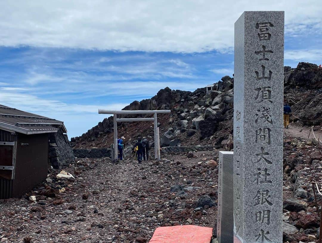 竹石尚人さんのインスタグラム写真 - (竹石尚人Instagram)「人生初富士山 御殿場ルート最強でした🗻 #富士山」7月23日 13時50分 - naoto_takeishi